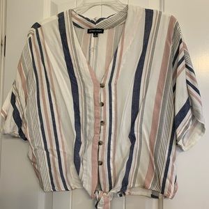 Size S shirt sleeve top